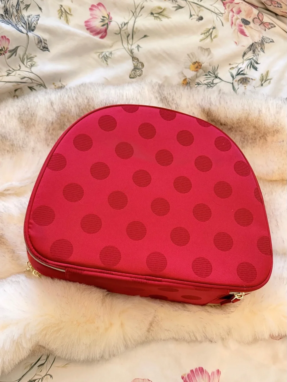 Estee Lauder rounded dome